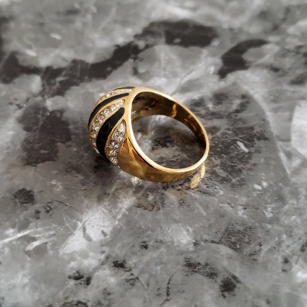 Ring - Picture 2 of 4